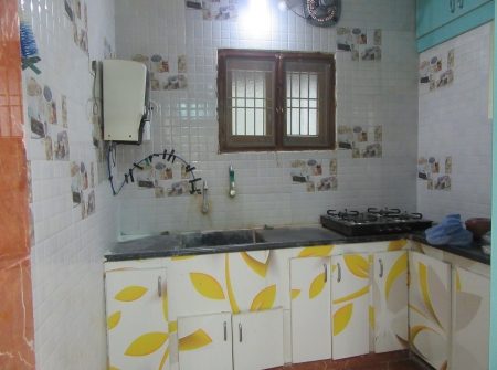 8) Li Id 212 - Kitchen.JPG